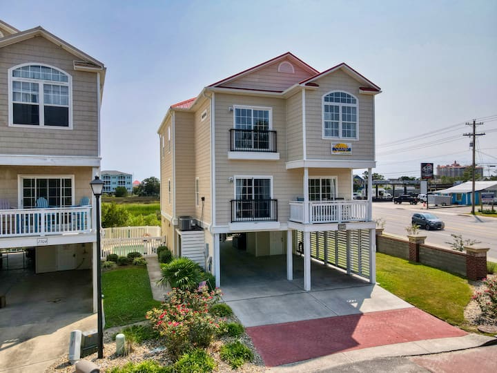 Luxury Large Group W/ Pool & Elevator On Marsh - North Myrtle Beach, SC