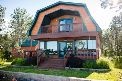 Superior Lake House Getaway