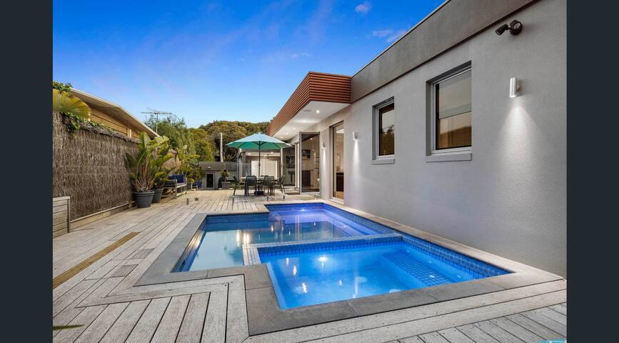 Beautiful Bell, Beaches, Pool, Spa, Blairgowrie gallery image 3