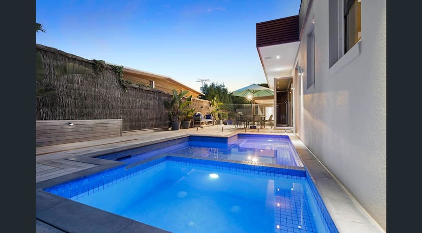 Beautiful Bell, Beaches, Pool, Spa, Blairgowrie
