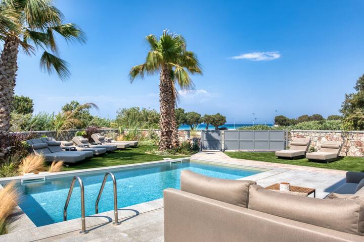 Penélope Beachfront Villa