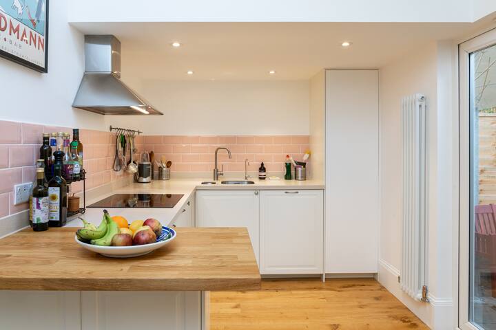 Beautiful and superbly located London Townhouse gallery image 3