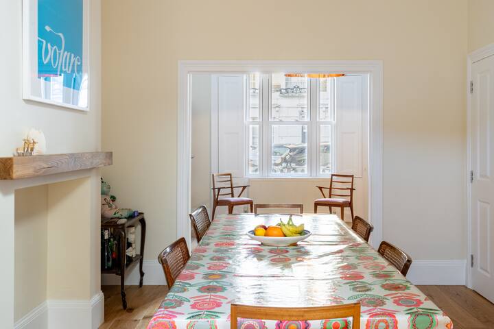 Beautiful and superbly located London Townhouse gallery image 5