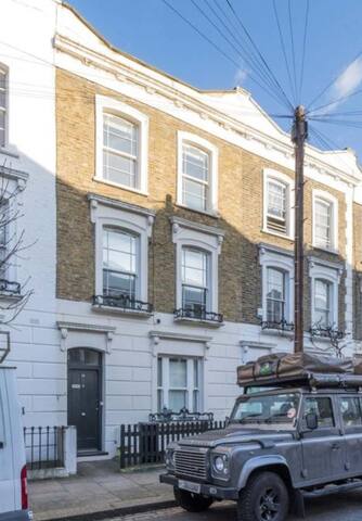Beautiful and superbly located London Townhouse