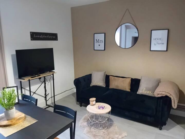 Bel Appartement En Centre-ville - Blacé