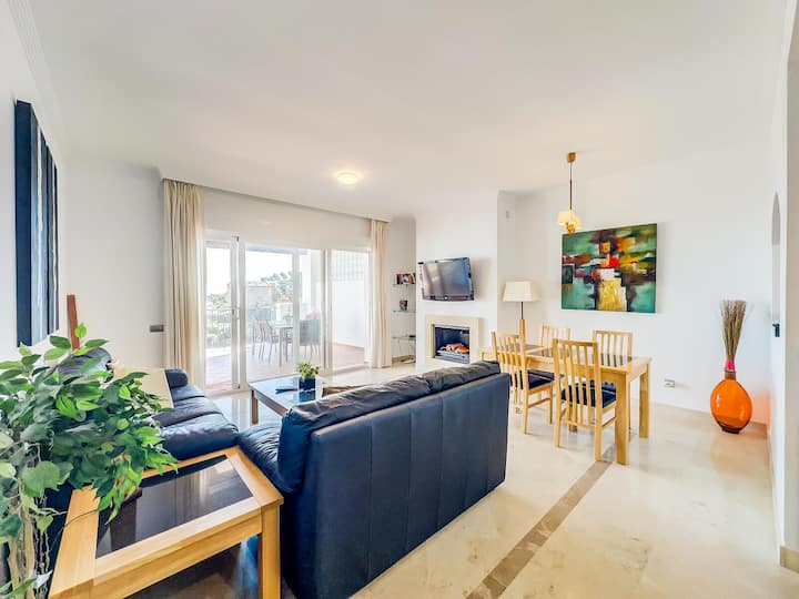 Stunning Apartment With Golf Course And Sea Views - Sotogrande