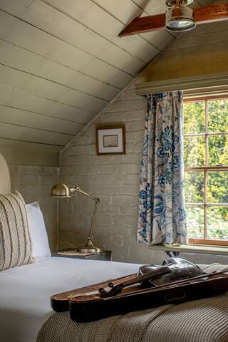 The Coach House – Historic Stay in Glebe gallery image 4