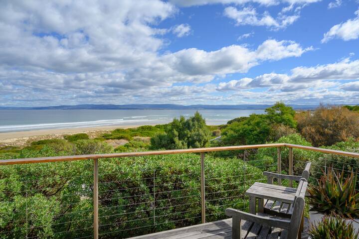 Coastal Escape ~sublime retreat! gallery image 3