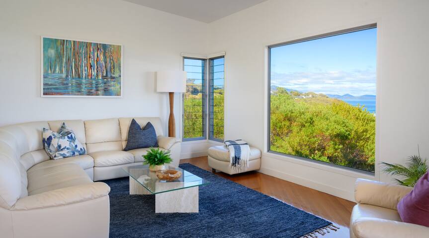 Coastal Escape ~sublime retreat! gallery image 4