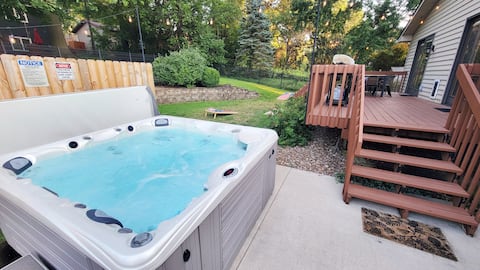The Terrace w Hot Tub | Spacious, Quality, Fun