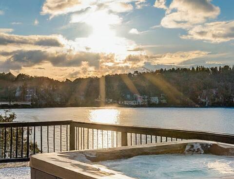 Free Kayak&Pontoon, Lakefront, Hot Tub, Sleeps 12