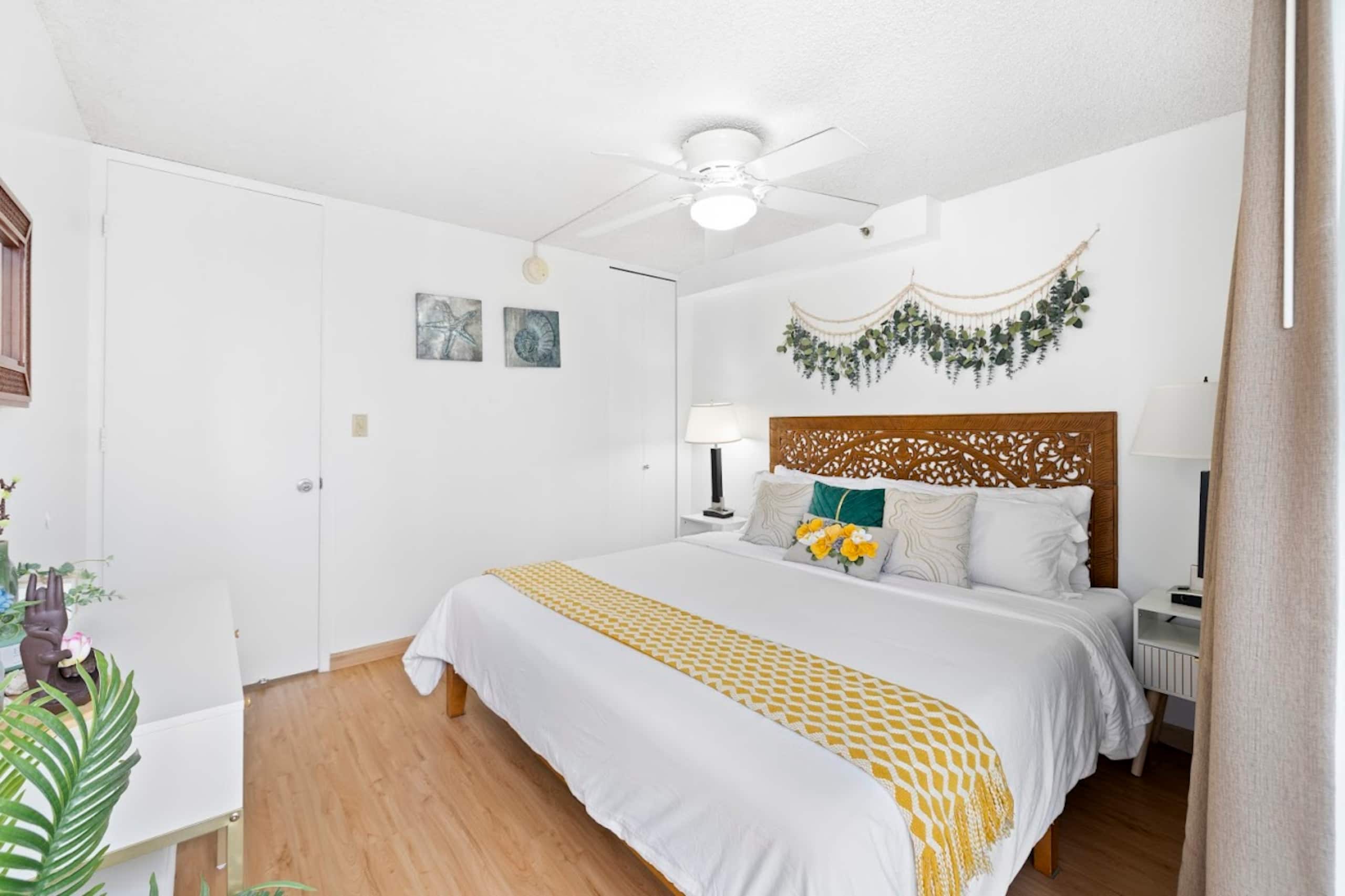 Sweet & Cozy 9th Floor 1-BR king Bed - Image 10