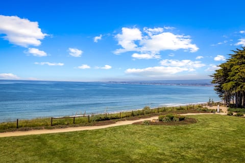 Beautiful Ocean View 2 BR-Seascape-Miles of Beach