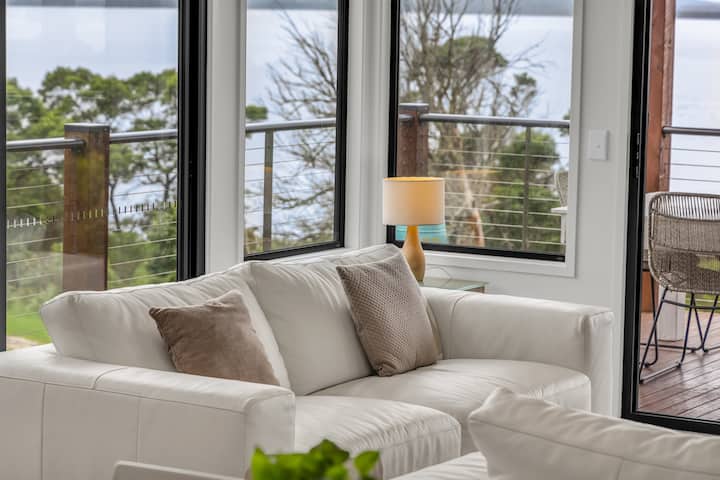 Four On Stingray Point. - Mallacoota