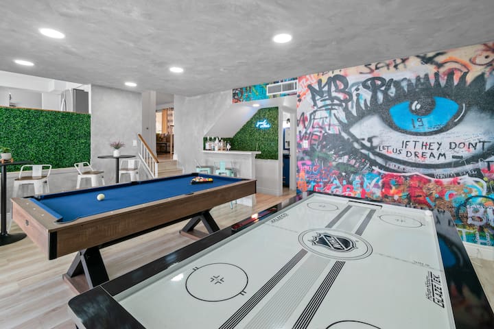 Ultimate 6BR Villa w/Heated Pool+Hot Tub+Game Room gallery image 5