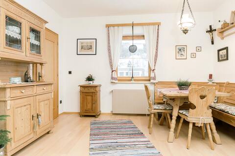 Top Airbnb: Landhaus Stieglschuster, 5-Ski Area, MN-View 360 in Irdning Donnersbachtal