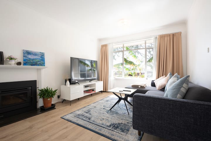 Charming Tranquil Retreat - Bayswater