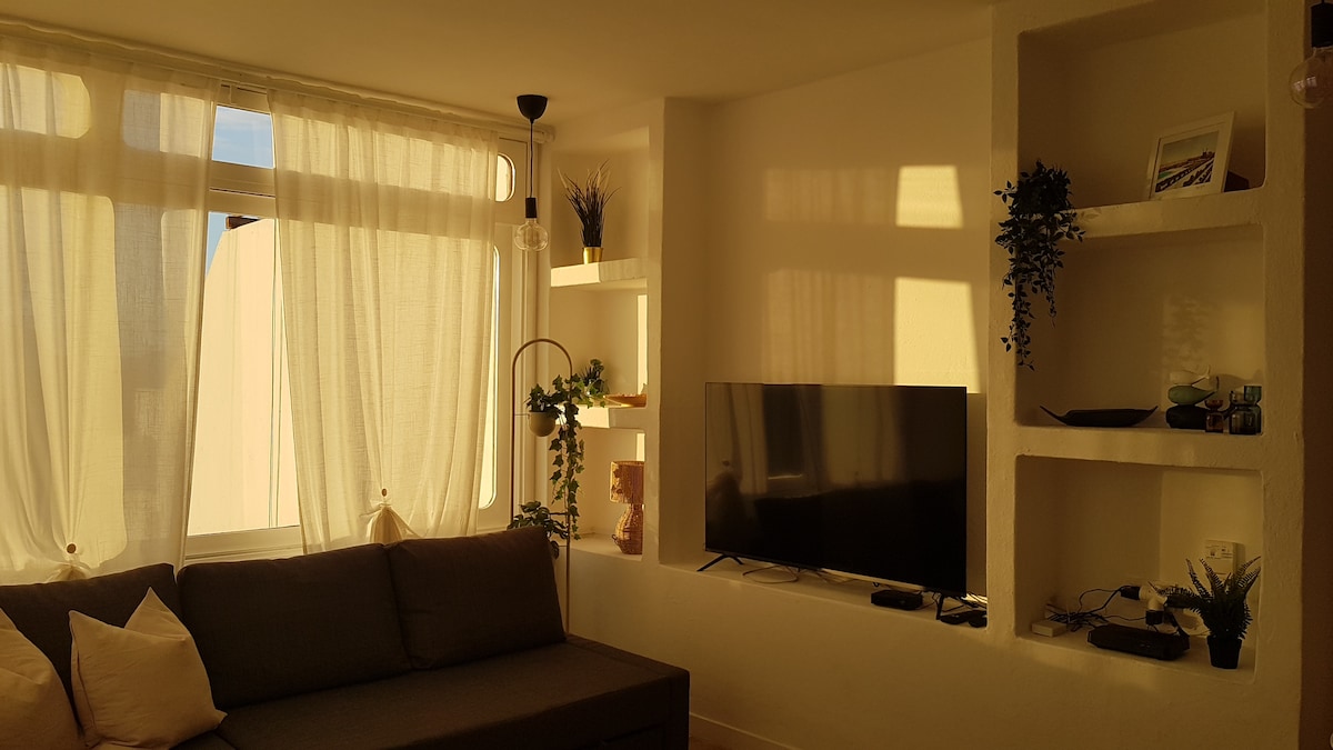 Top Airbnb: Los Molinos-Hugo and Giulia's House in Teguise