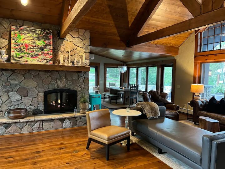 Waterfront Fall Escape On The Whitefish Chain - Crosslake, MN