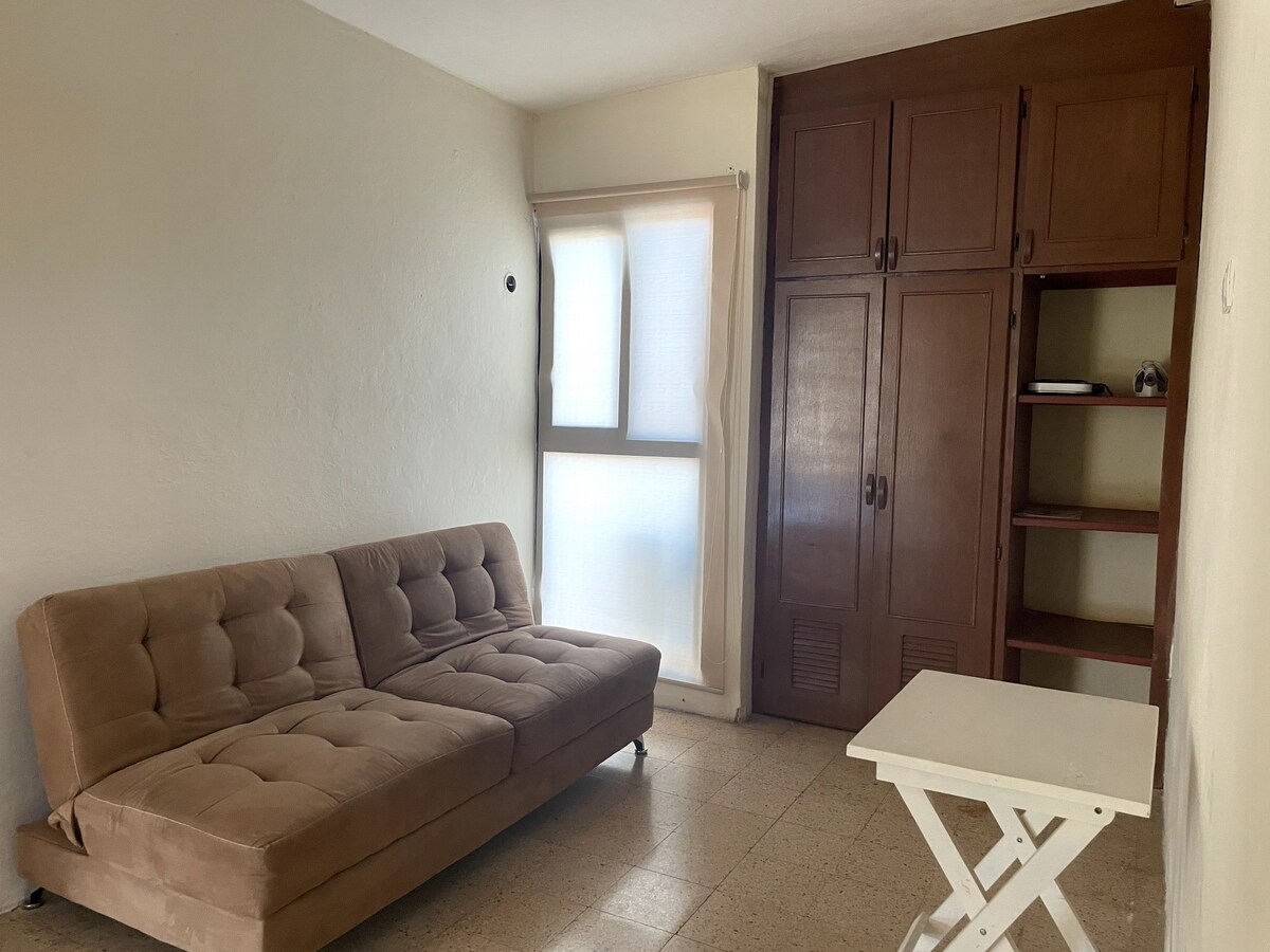 Airbnb con mejor rendimiento: Pacabtun. Rest without overspending. WiFi, A/C en Leandro Valle