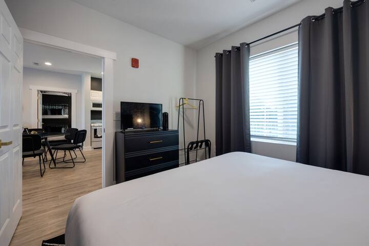 Modern Nashville Home Near Downtown with King Bed gallery image 3