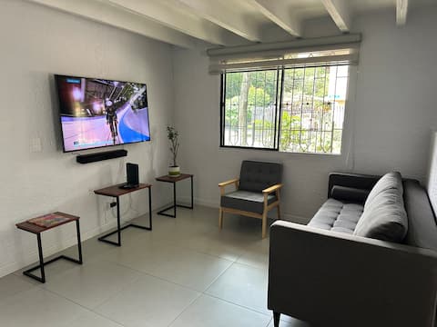 Top Airbnb: Modern Home Near Poblado in Medellin. in Guayabal