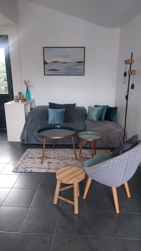 Top Airbnb: Nice studio with mezzanine bed à Colomiers