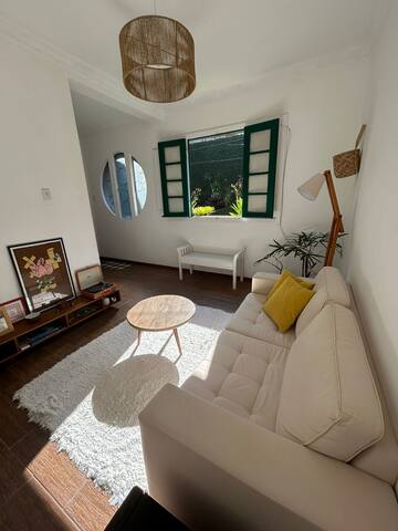 Charmosa Casa de vila no Humaitá