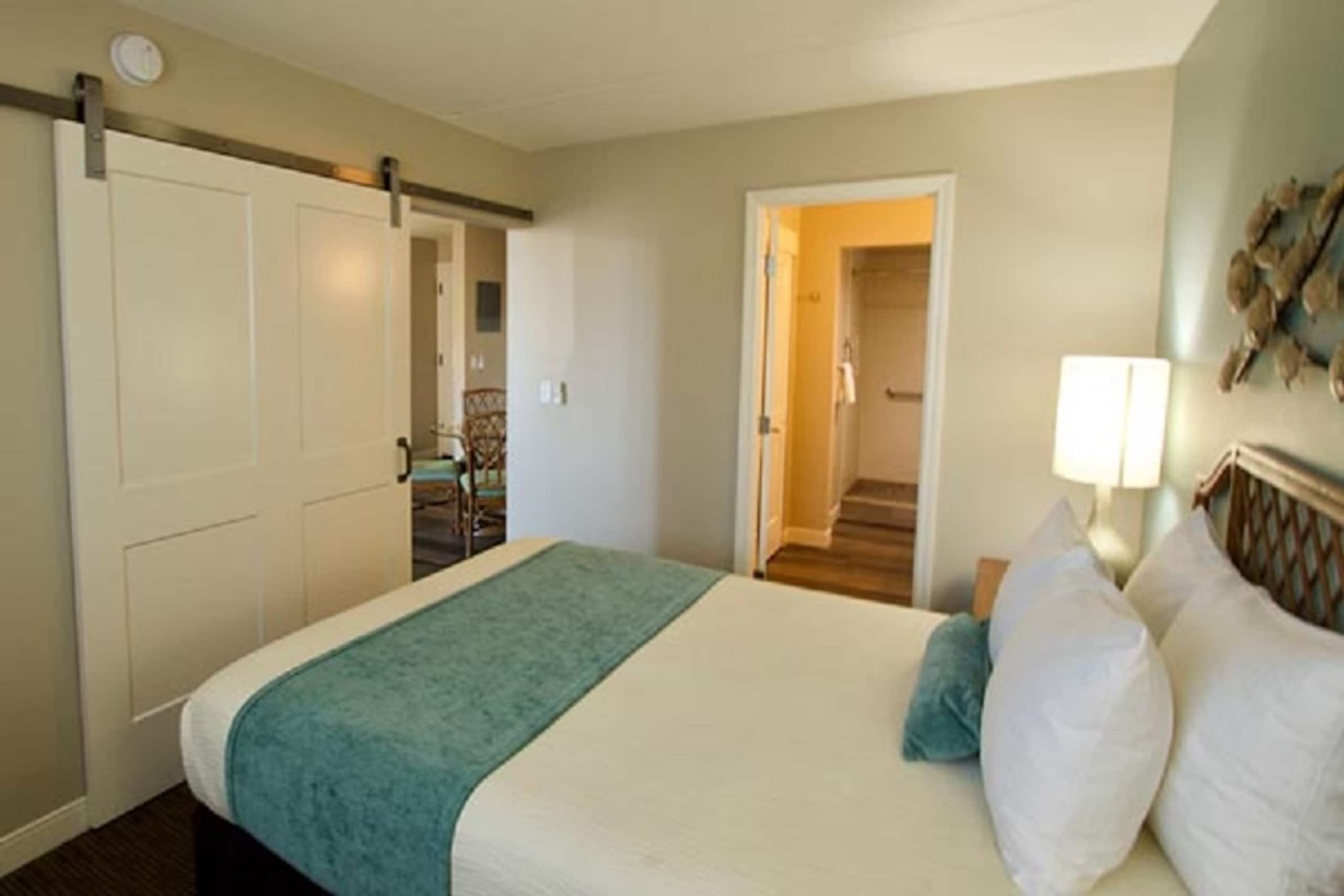 High-floor Ocean View FREE Parking 1BR AC Pool GYM - Photo 4