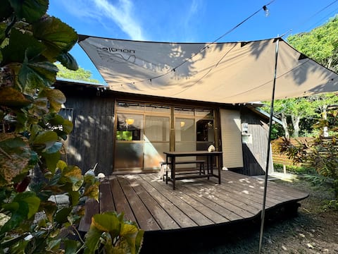 Meguri Te, a relaxing private rental accommodation in a secluded area with the sea right in front of