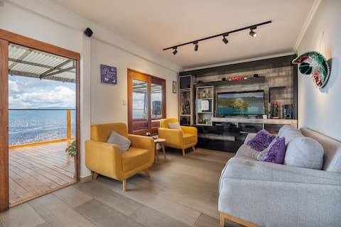 Top performing Airbnb: Finca la Pérgola, incredible views of Medellín in Robledo