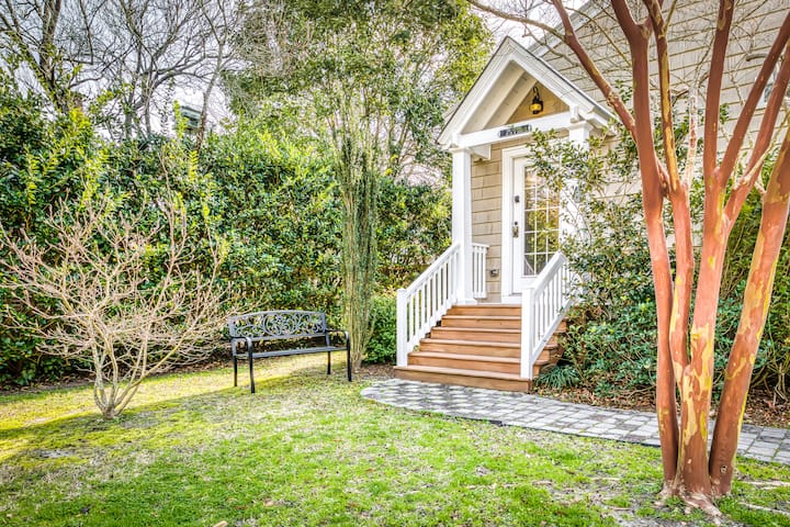 11th St Luxurious Cottage-king Bed, Laundry & More - ワシントン, NC