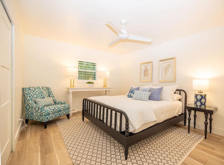 Dormitorio tamaño queen, baño compartido