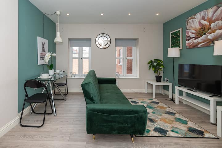 Ibex House | Fully Equipped 2-bed | Free Parking - Reading