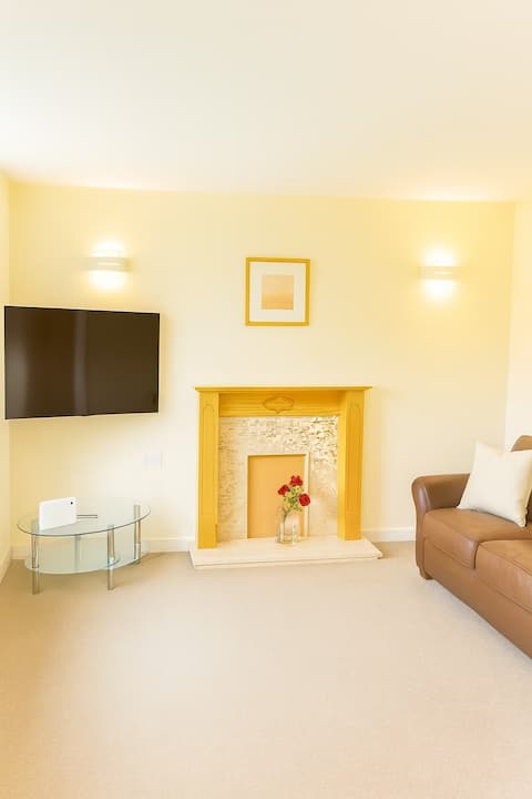 Modern 4 large bedroom, house