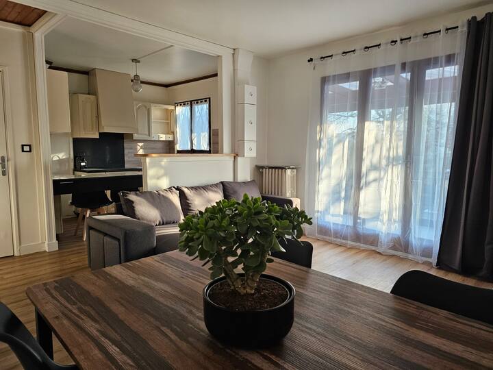 Maison Paris, Vallée Village, Disney & Astérix - Chelles