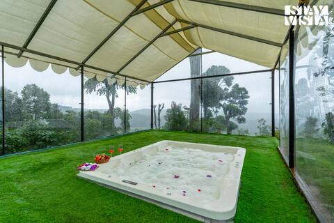 3BR Mercara Hill with outdoorJacuzzi and Breakfast