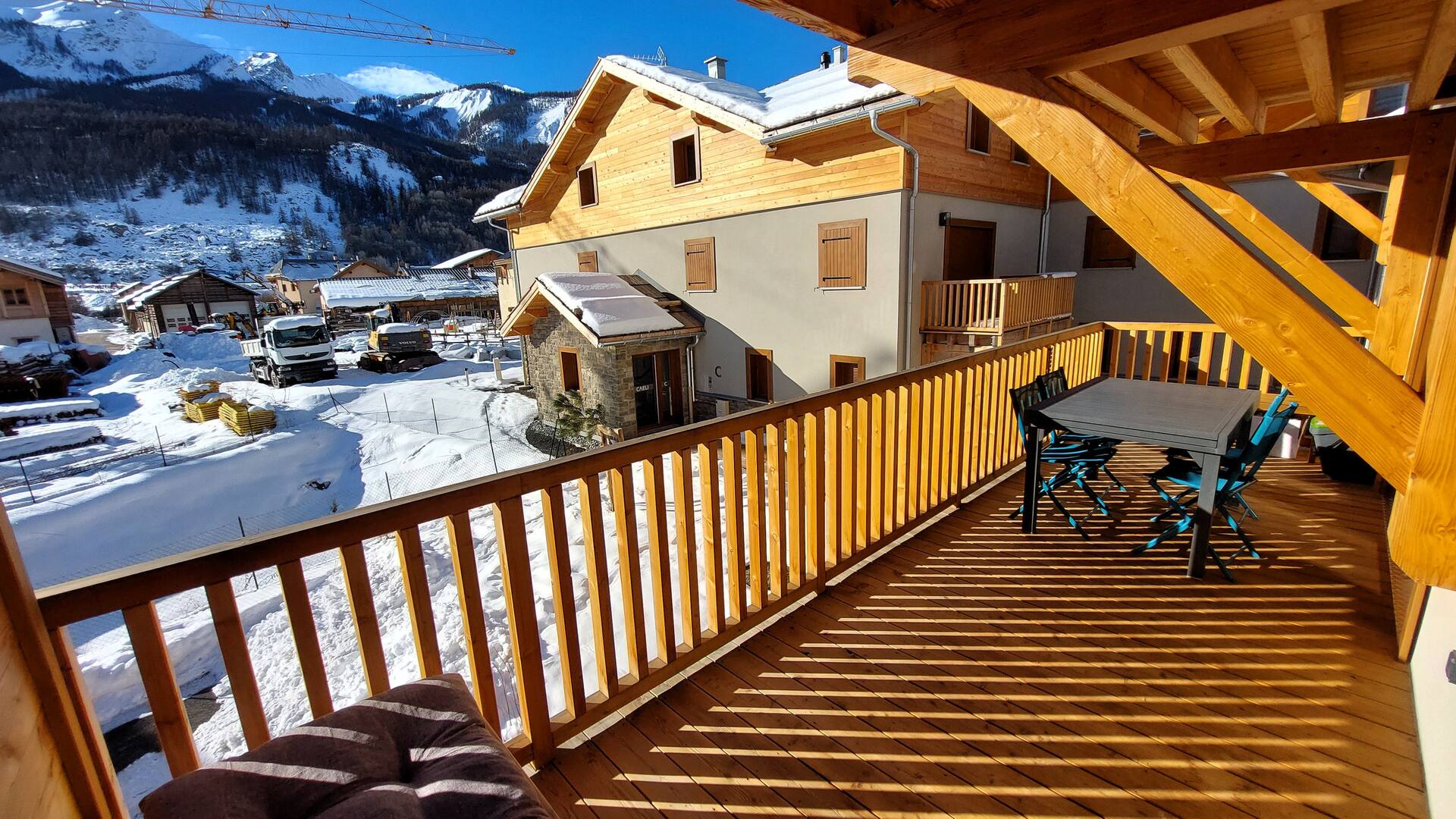 Large T2 with terrace le dahu perché