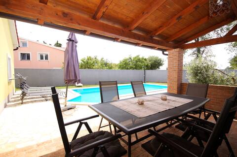 House with a private pool