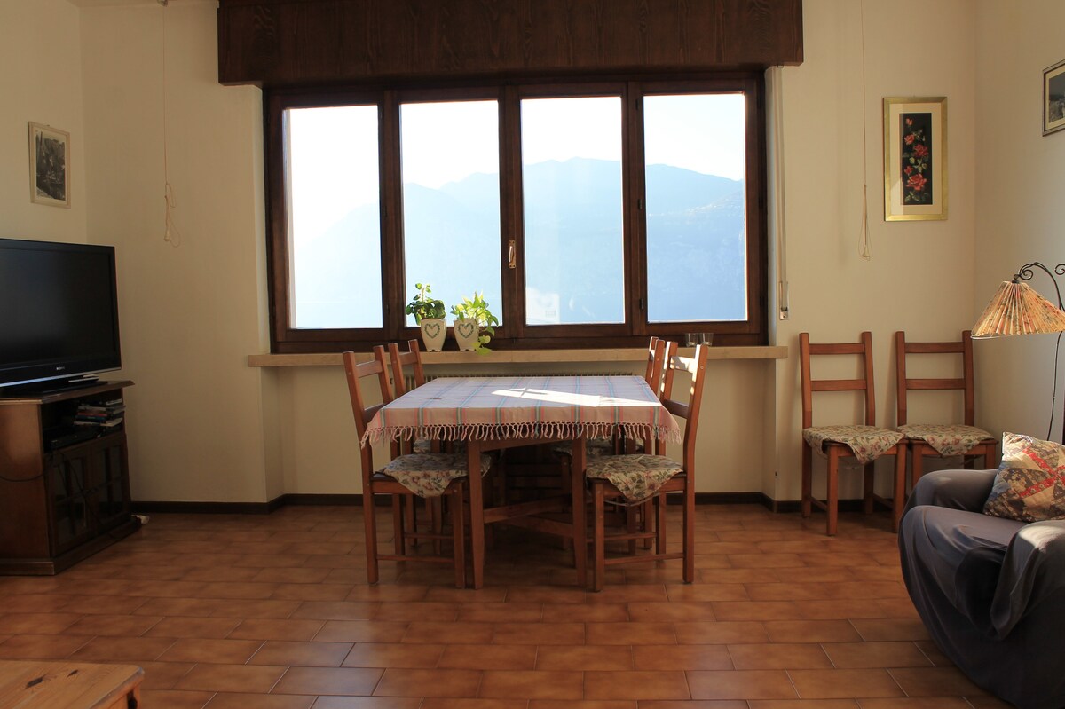 Annonce Airbnb populaire: Olga's apartment à Malcesine