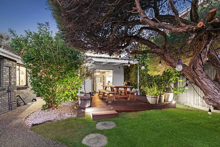 Glorius Aspendale beach house