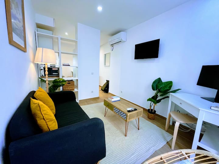 Lavapies - Peaceful 2 Bedrooms Fresh A/c - Madrid