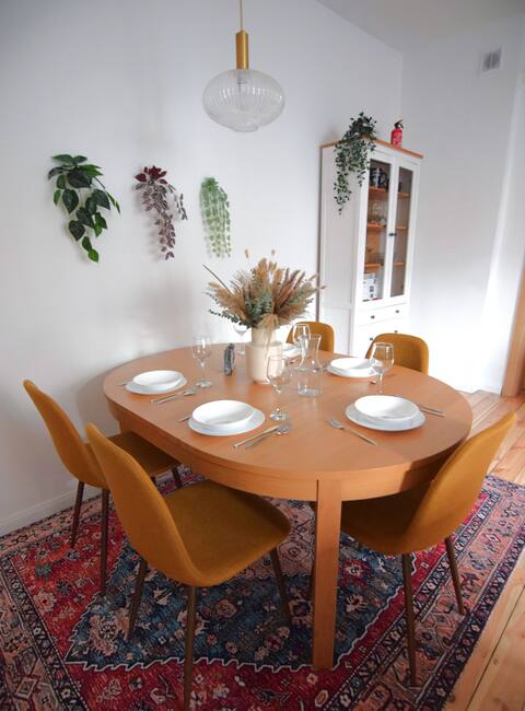 Popular Airbnb listing: Sikorski's apartment + parking in Wilda