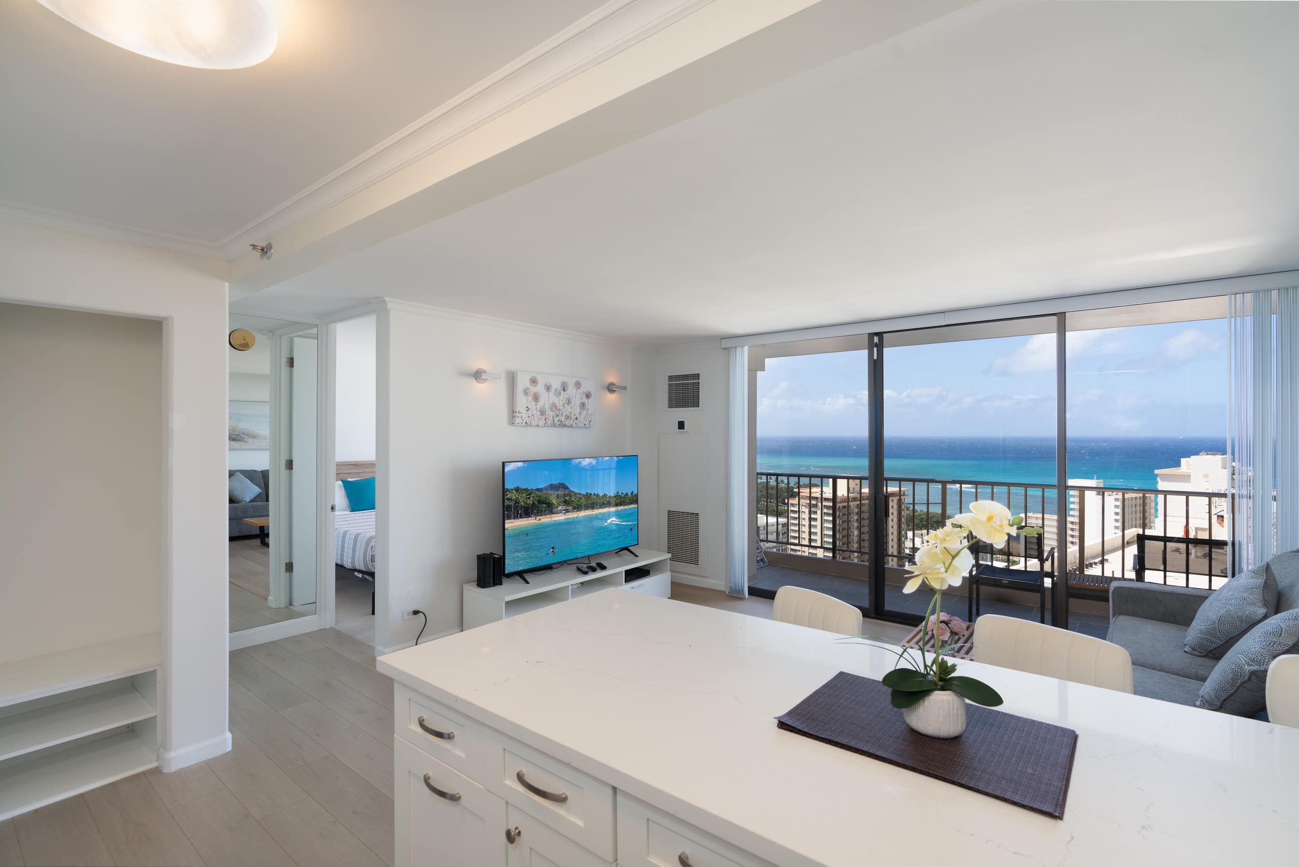 Highrise Ocean Views in Waikiki, +AC - Image 11