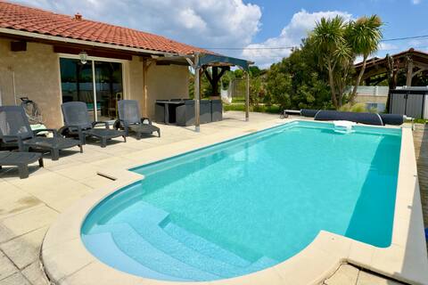 Villa Landaise with Pool