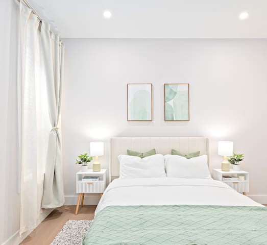 Spacious Home|2-Car Garage|Yard|Only 20 Min to NYC gallery image 3