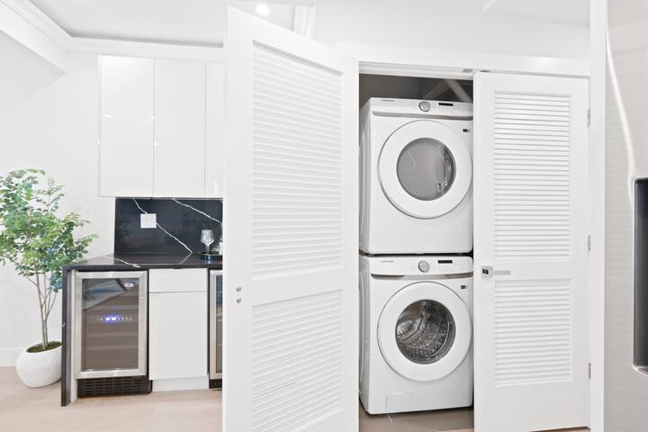 Spacious Home|2-Car Garage|Yard|Only 20 Min to NYC gallery image 5