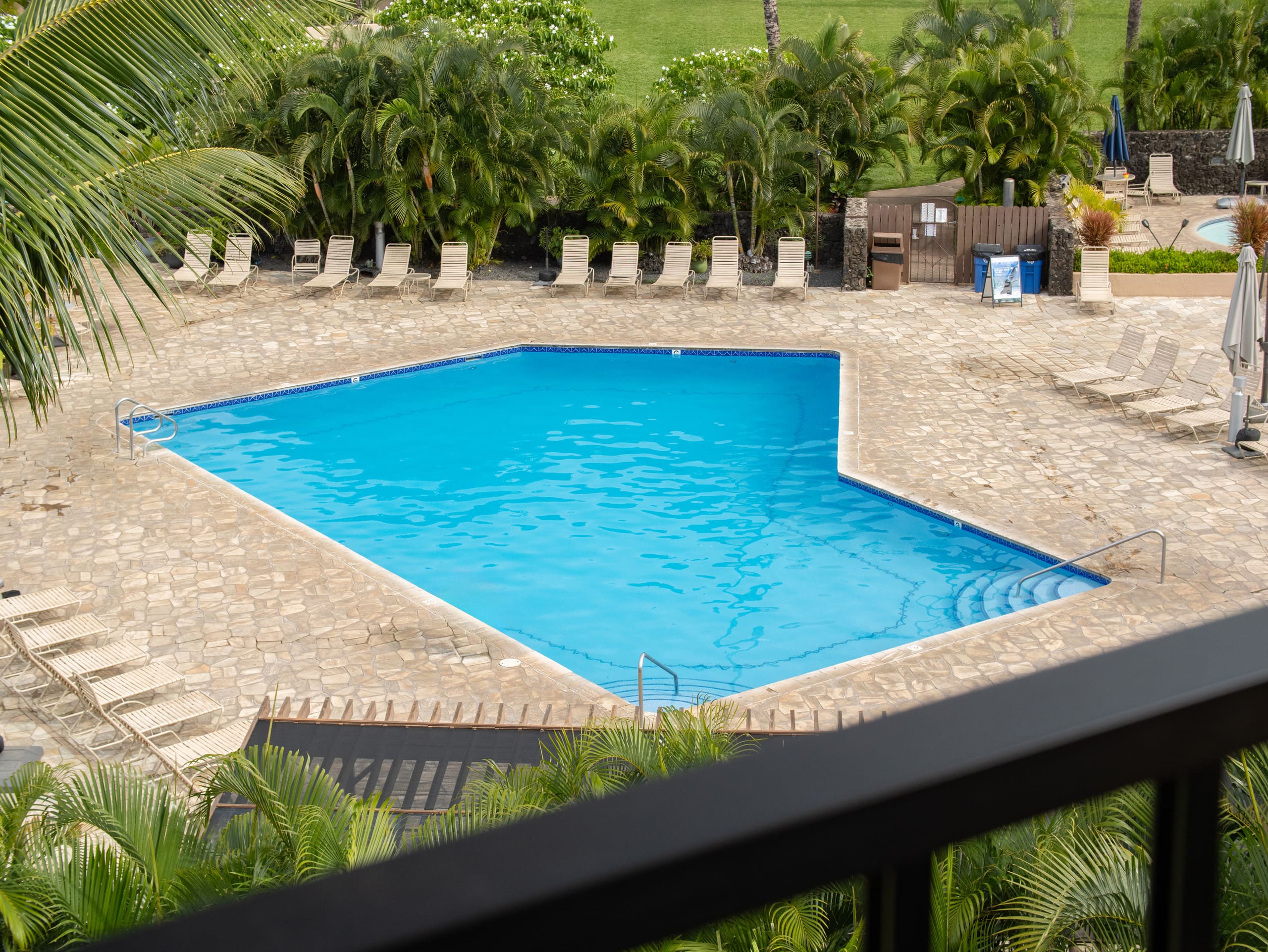 Kihei Beach Retreat: Ocean Views and Sandy Feet! - Image 15