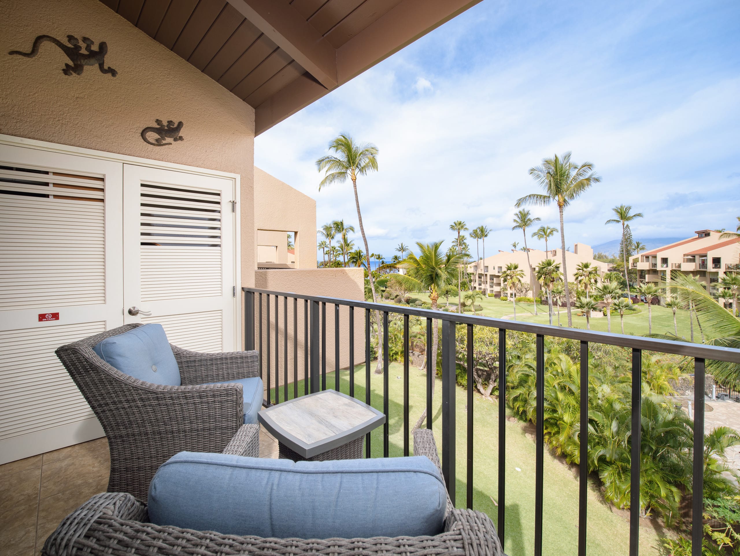 Kihei Beach Retreat: Ocean Views and Sandy Feet! - Image 21