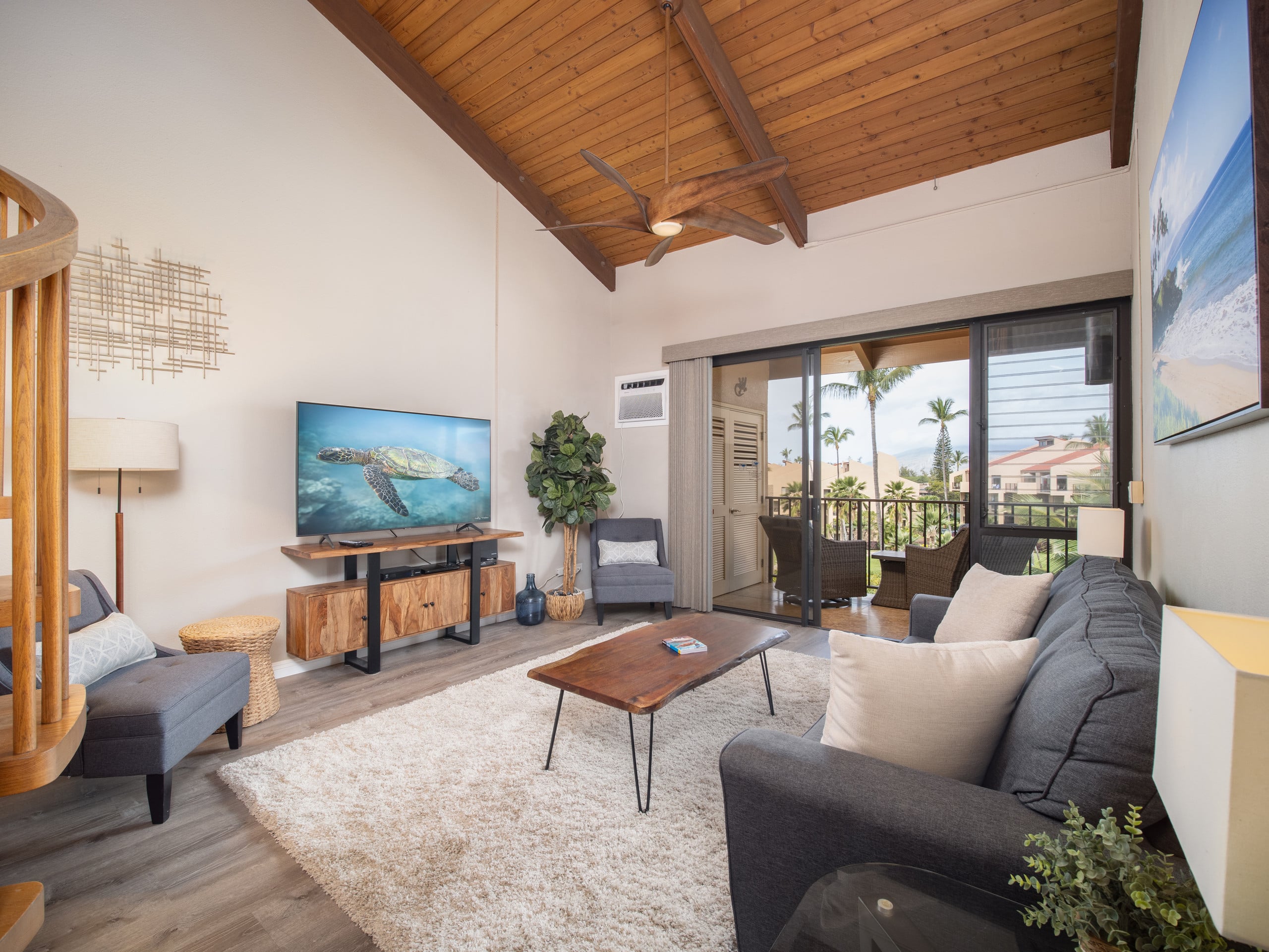 Kihei Beach Retreat: Ocean Views and Sandy Feet! - Image 1